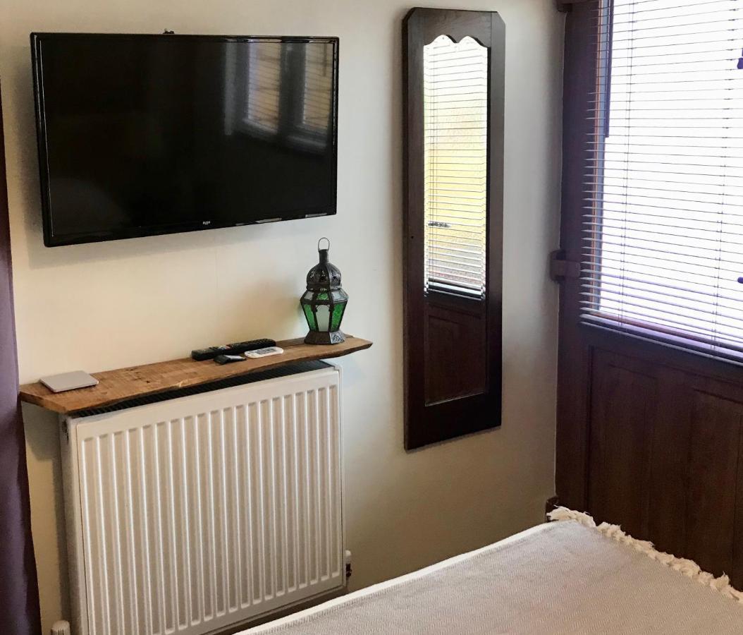 Cute Self-Contained Guest Room With Ensuite And Private Decked Porch In Glastonbury Ngoại thất bức ảnh