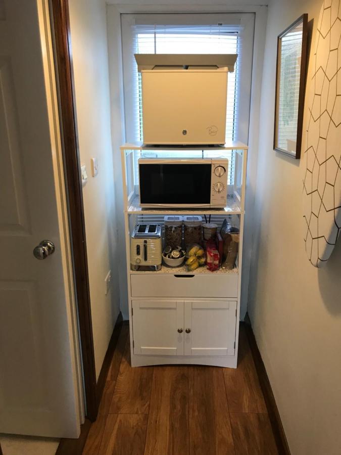 Cute Self-Contained Guest Room With Ensuite And Private Decked Porch In Glastonbury Ngoại thất bức ảnh